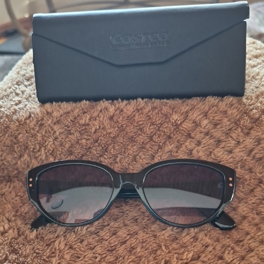 Vince Camuto Black Sunglasses with Case